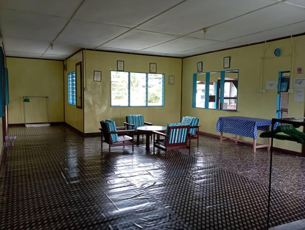 Aa Homestay Mulu Exterior photo